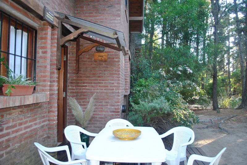 CABAÑAS: ANTONIO Y PABLO. de Poetas del Bosque