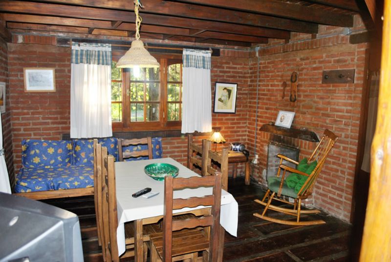 CABAÑAS: ALFONSINA Y FEDERICO. de Poetas del Bosque